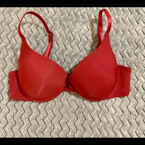 NWOT Secret Treasures 34a Padded Bra